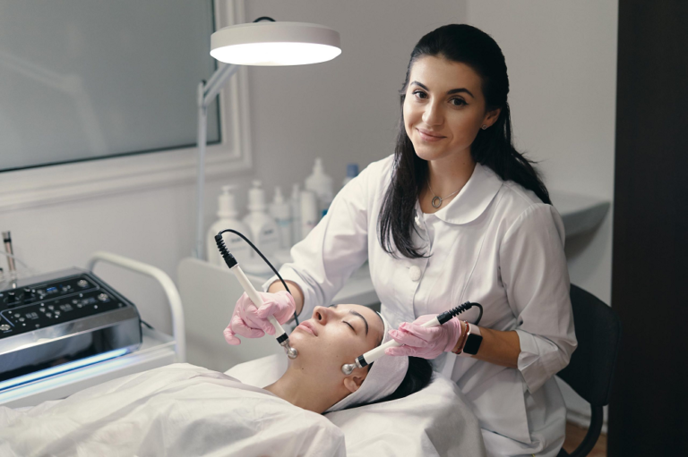 Dermatologist in Abu Dhabi Expert Skin Care at Your Fingertips (1)