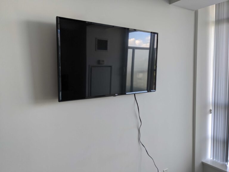 ca54327e-66c9-431e-9b01-7d43cdfd9778Normal tv wall
