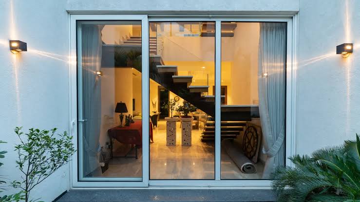Aluminium door repairs